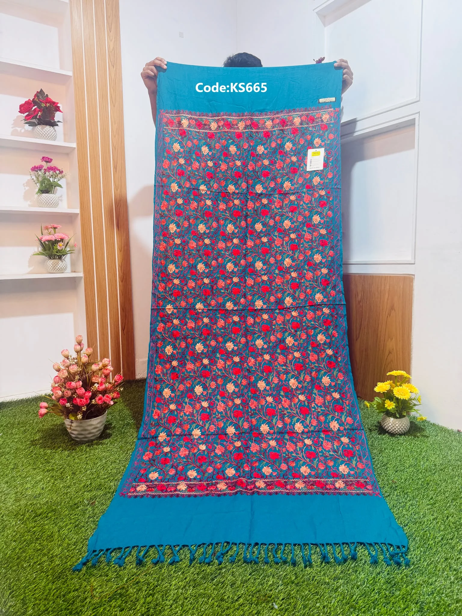 KS665 Beautiful Kashmiri Shawl - Ks665 - Image 1