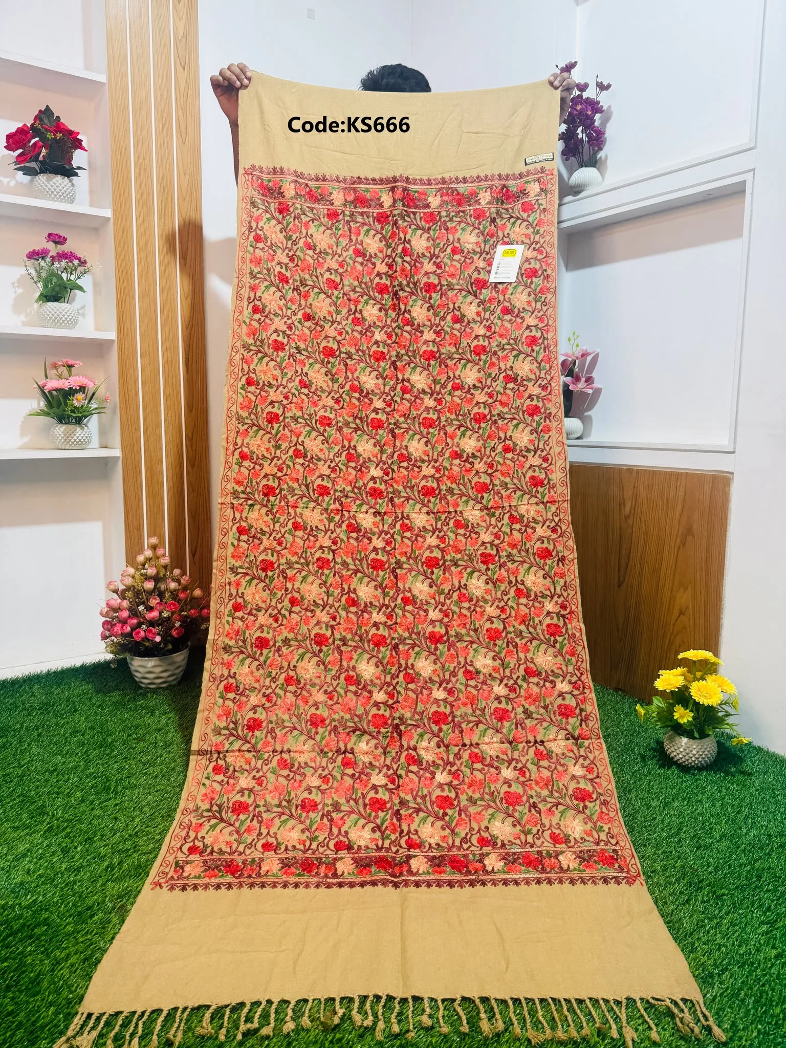 KS666 Beautiful Kashmiri Shawl - Ks666 - Image 1