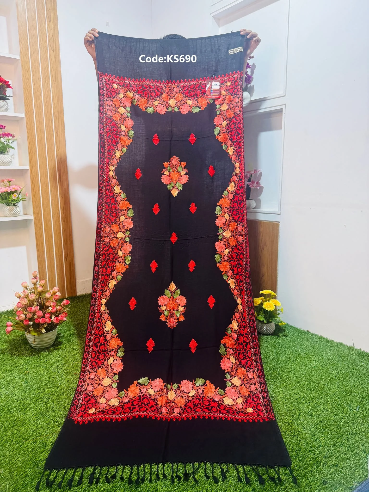 KS690 Beautiful Kashmiri Shawl - Ks690 - Image 1