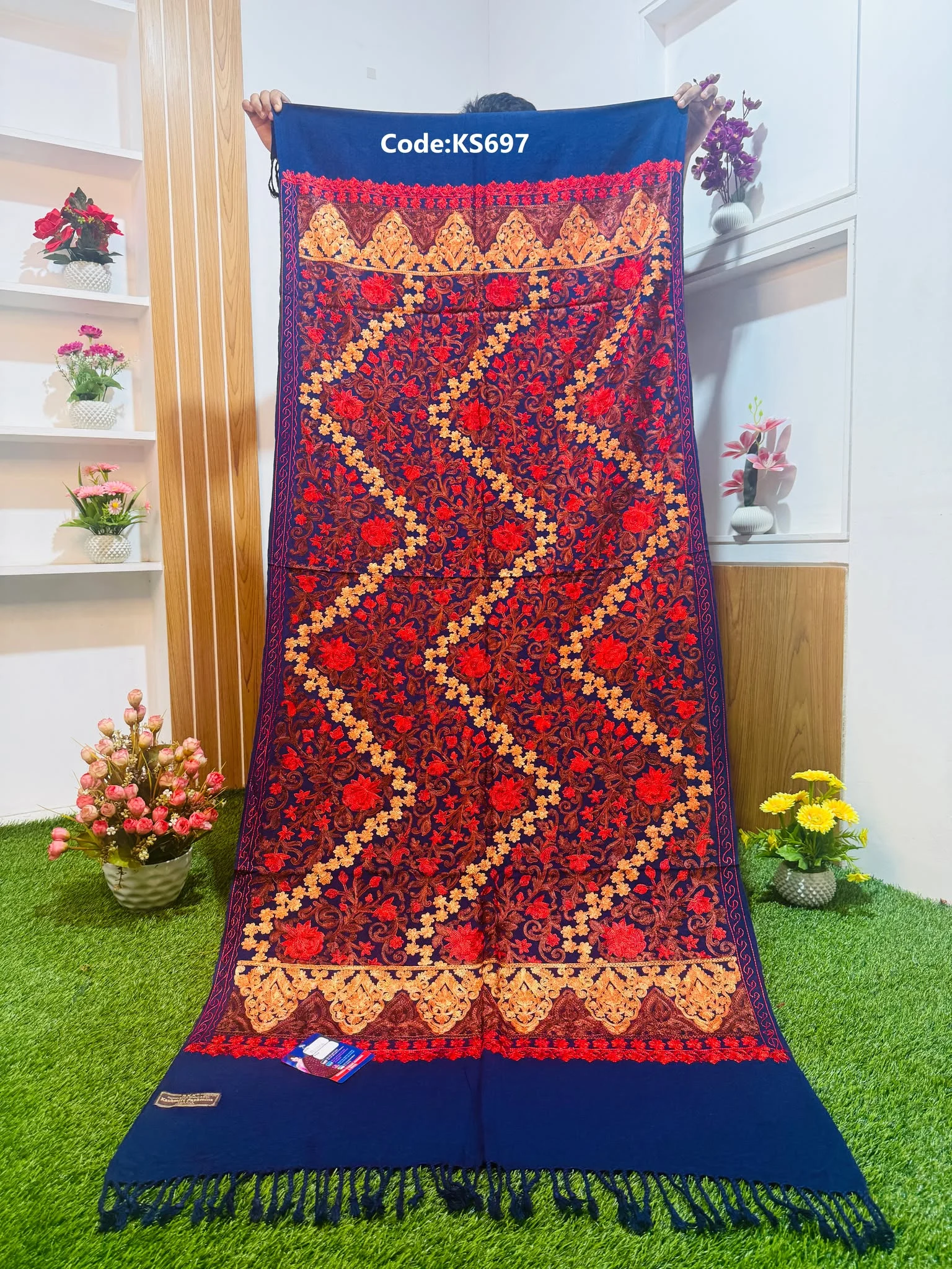 KS697 Beautiful Kashmiri Shawl - Ks697 - Image 1