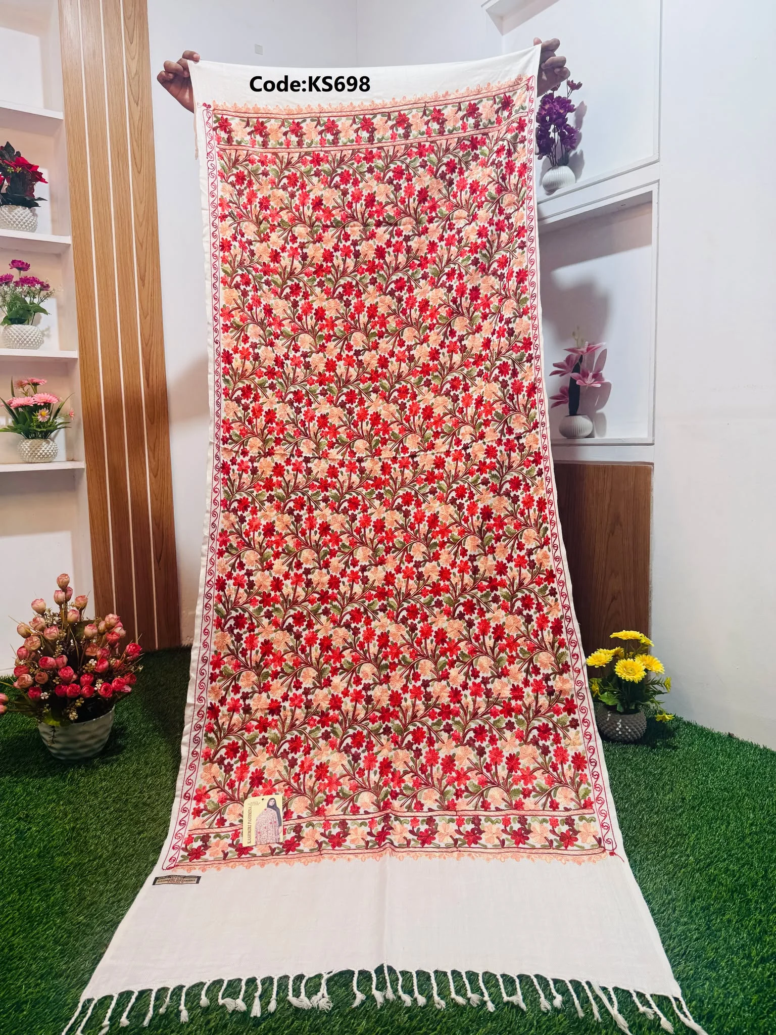 KS698 Beautiful Kashmiri Shawl - Ks698 - Image 1