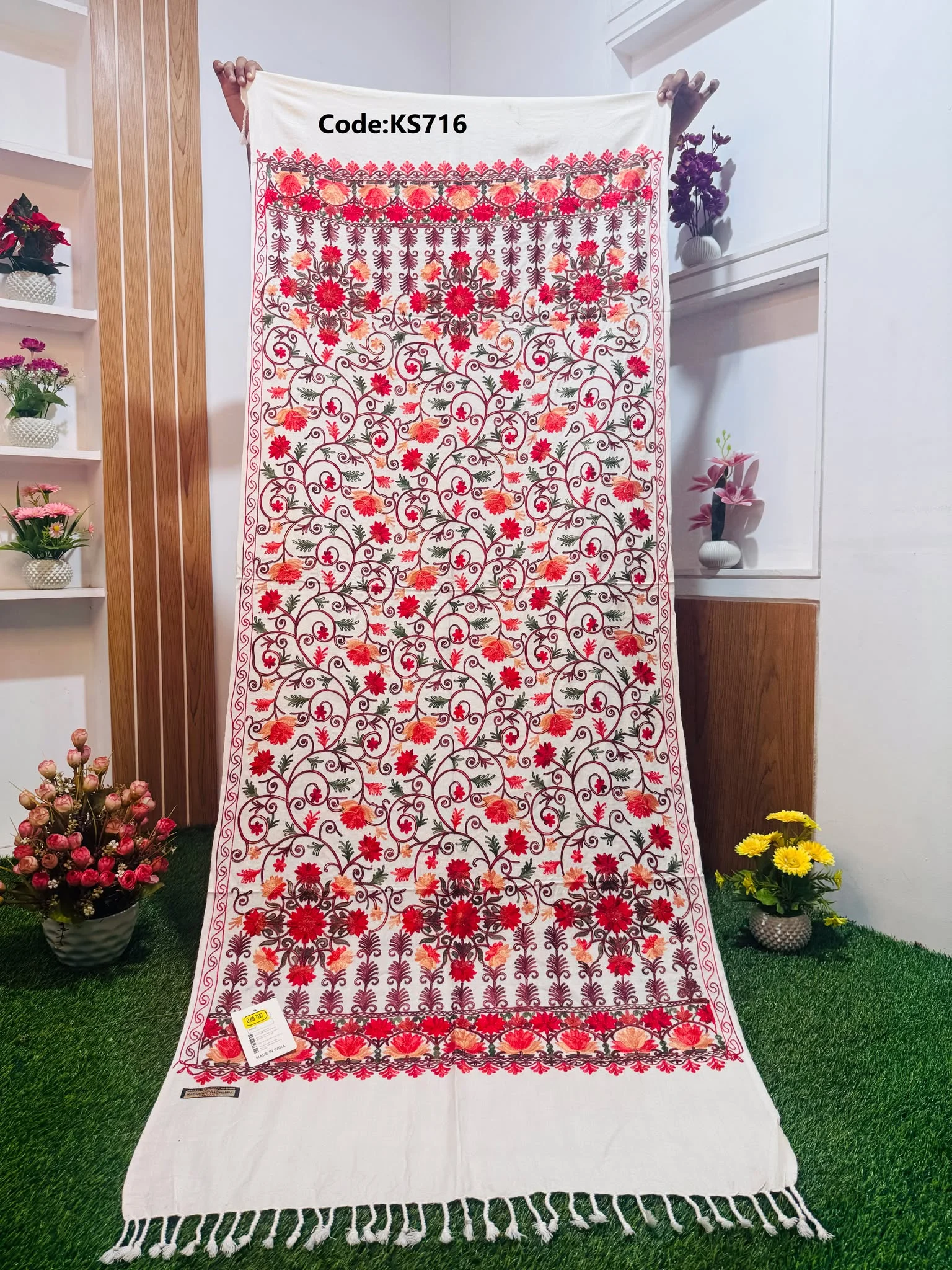 KS716 Beautiful Kashmiri Shawl - Ks716 - Image 1