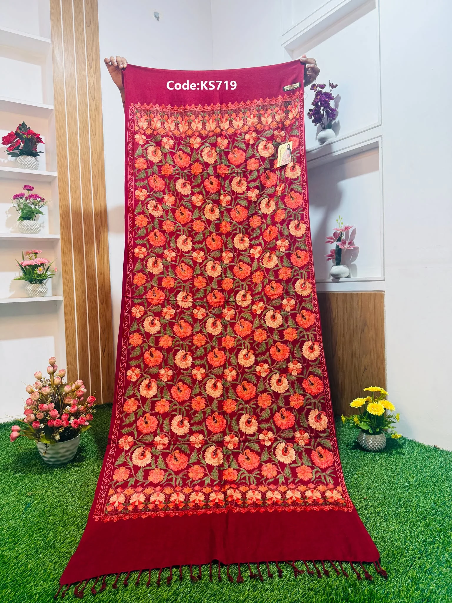 KS719 Beautiful Kashmiri Shawl - Ks719 - Image 1