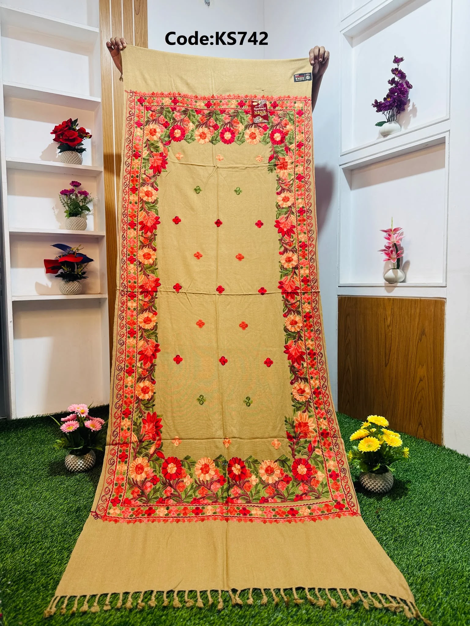 KS742 Beautiful Kashmiri Shawl - Ks742 - Image 1