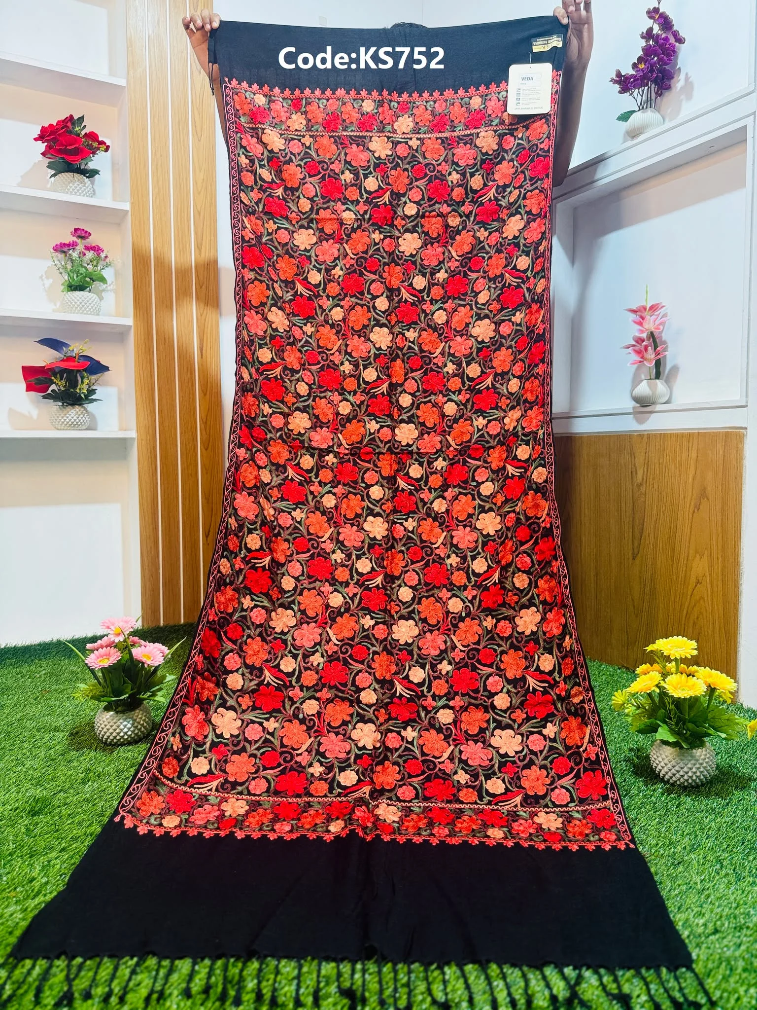 KS752 Beautiful Kashmiri Shawl - Ks752 - Image 1