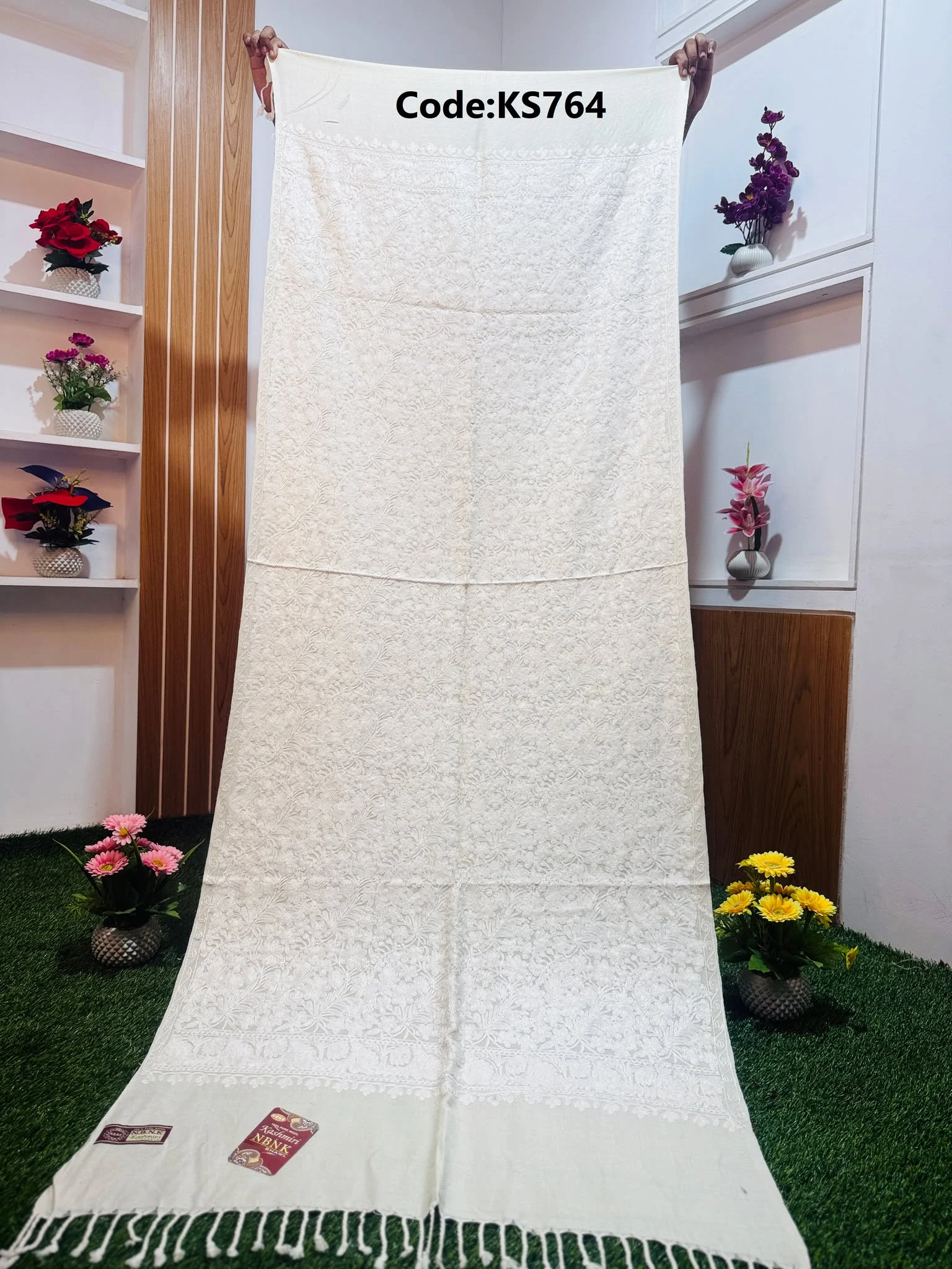 KS764 Beautiful Kashmiri Shawl - Ks764 - Image 1